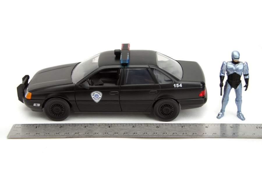 Robocop - 1986 Ford Taurus Police Car with Robocop 1:24 Scale Set