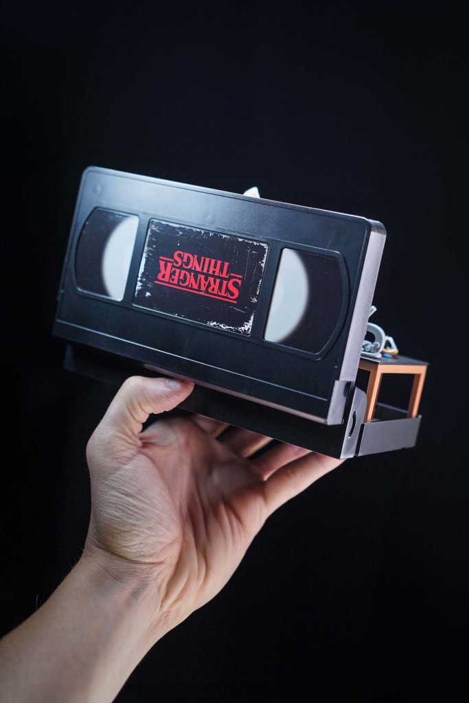 Console Heroes - VHS Diorama: Eleven vs. Demogorgon