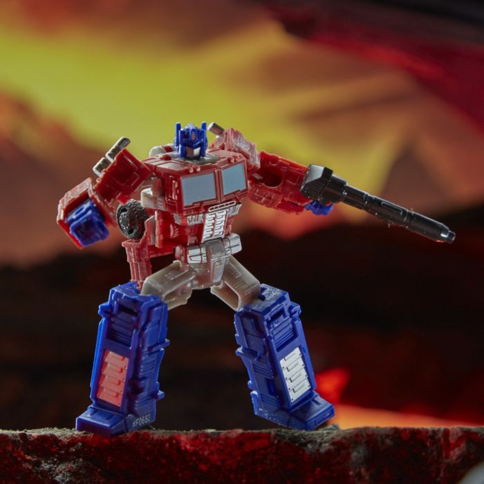 Transformers Kingdom - War for Cybertron Trilogy Core Class - Optimus Prime
