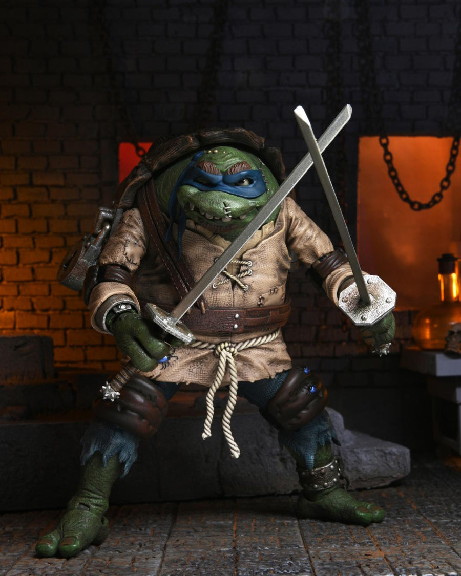 TMNT X Universal Monsters – Leonardo as the Hunchback Ultimate 7