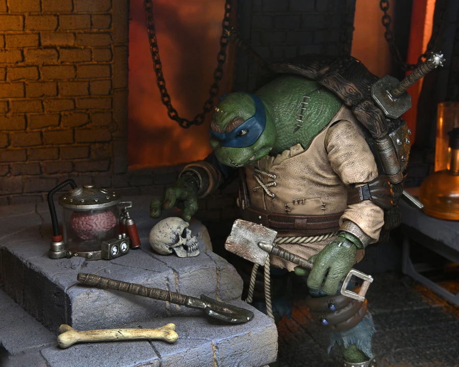 TMNT X Universal Monsters – Leonardo as the Hunchback Ultimate 7