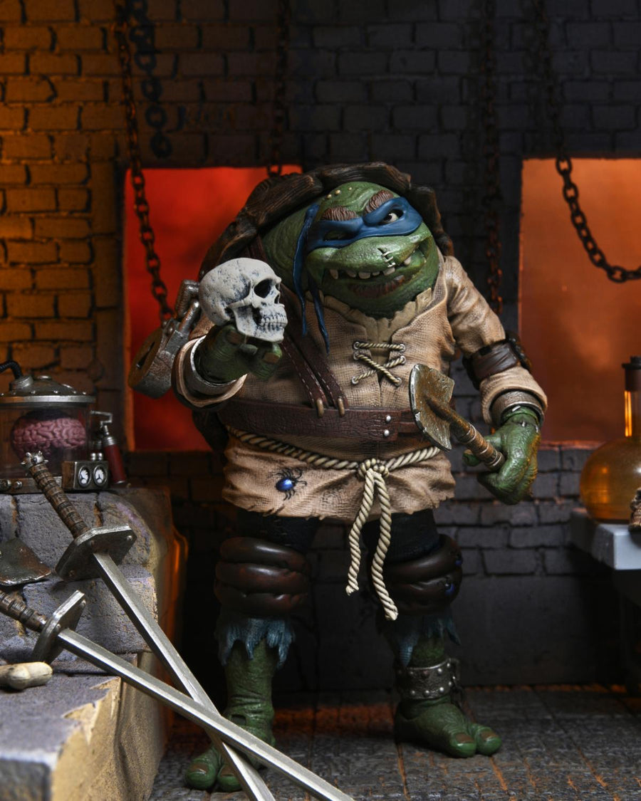 TMNT X Universal Monsters – Leonardo as the Hunchback Ultimate 7